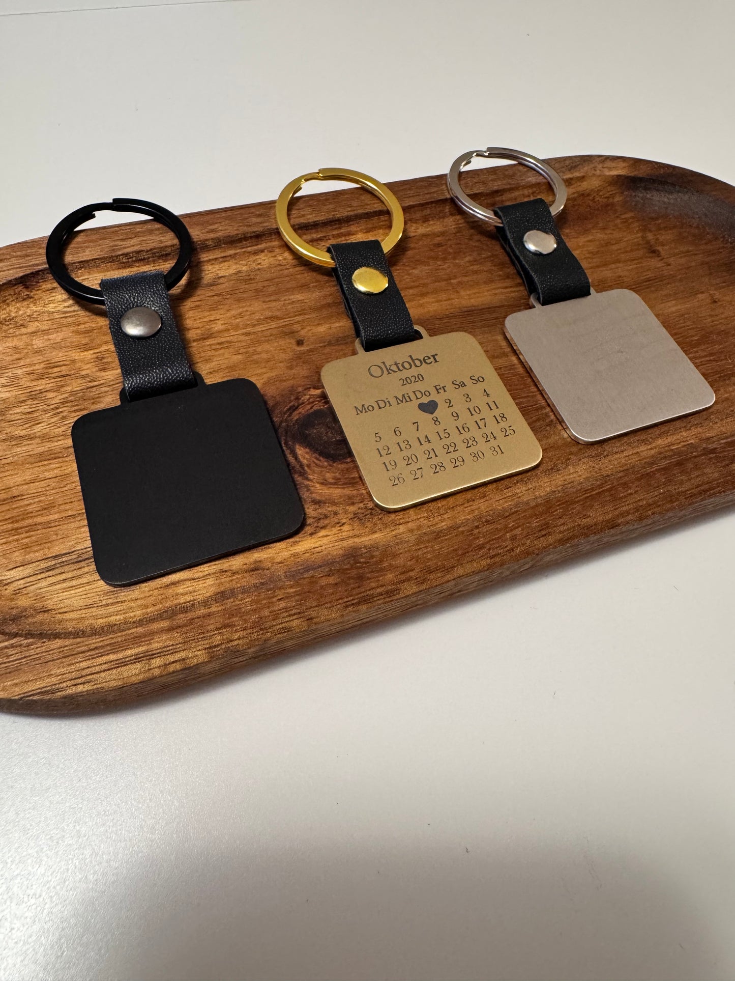 Personalisierter Schlüsselanhänger mit Gravur – Kalender, Namen & Datum – Geschenk für Paare, Jahrestag, Hochzeit, Partner