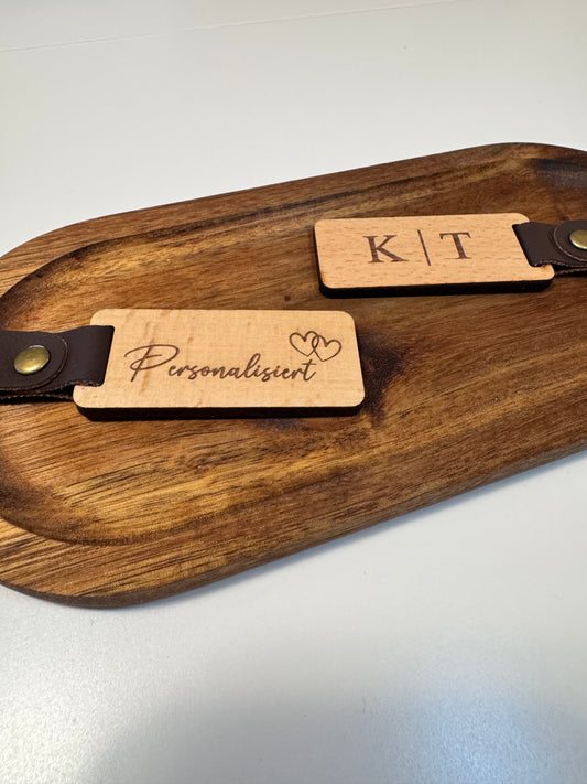 Personalisierter Schlüsselanhänger aus Holz mit Gravur